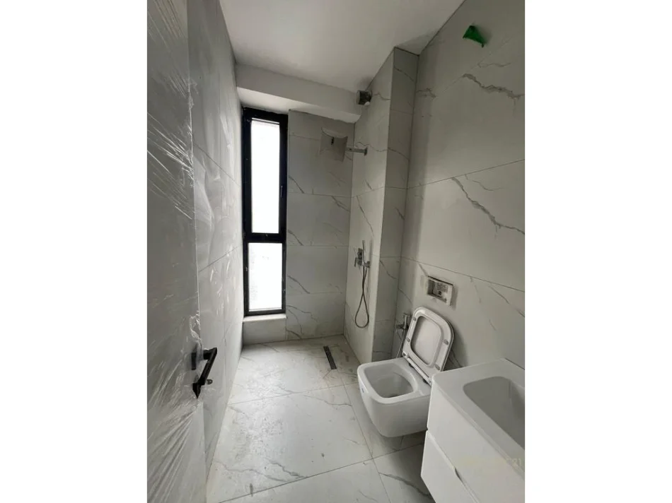 Tirane, shitet apartament 2+1+Ballkon Kati 4, 98 m² 200.000 € 