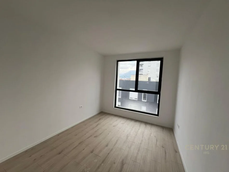 Tirane, shitet apartament 2+1+Ballkon Kati 4, 98 m² 200.000 € 
