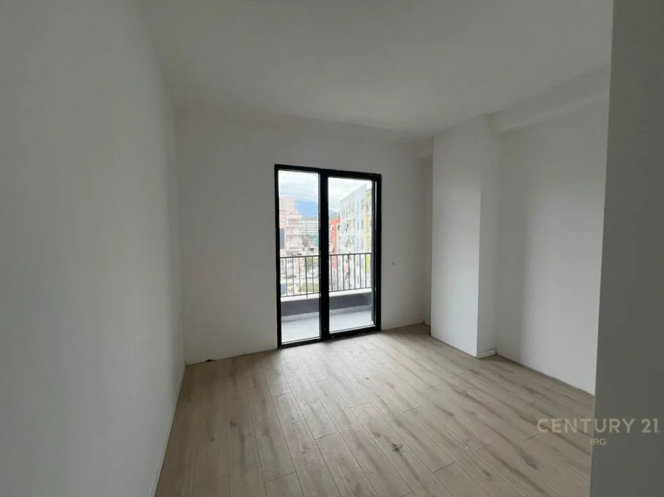 Tirane, shitet apartament 2+1+Ballkon Kati 4, 98 m² 200.000 € 