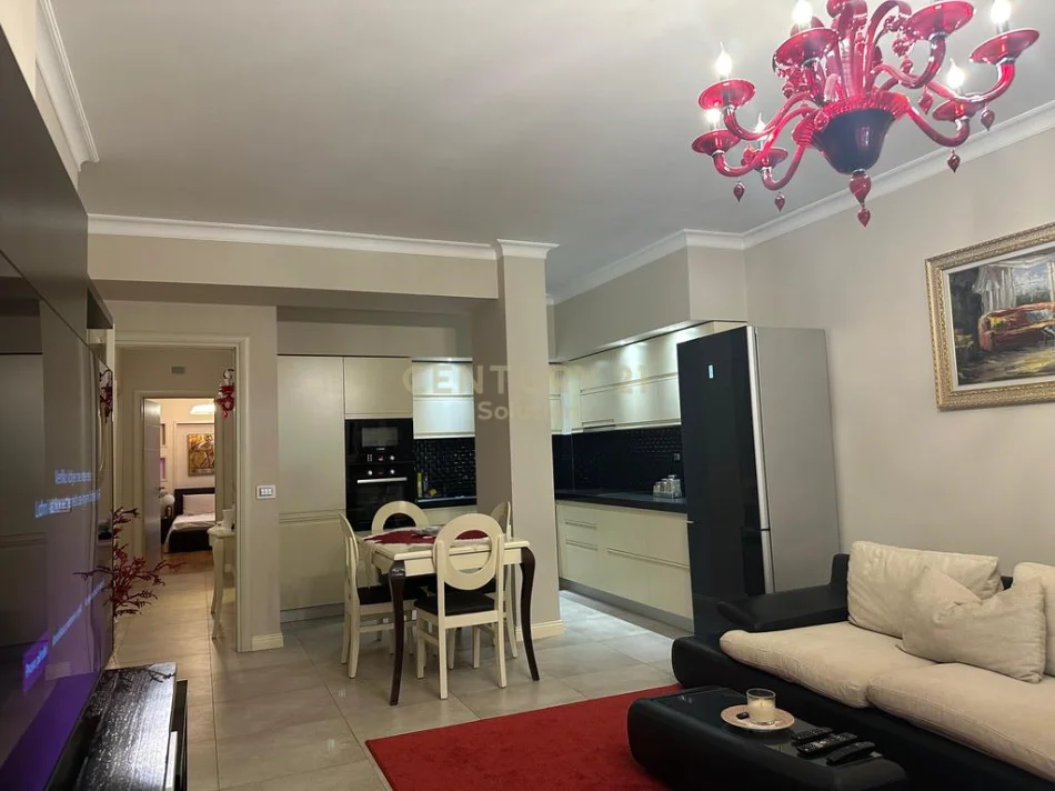 Tirane, shitet apartament 2+1 Kati 3, 120 m² 300.000 € (kristal center)