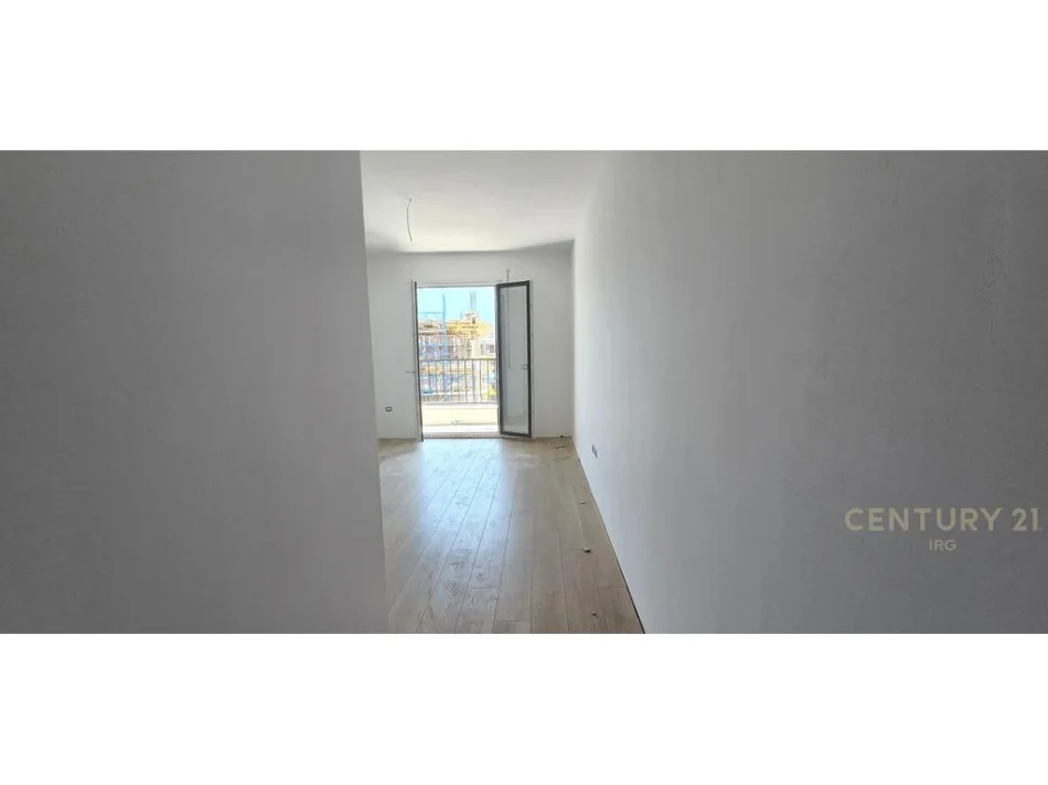 Tirane, shitet apartament 1+1 Kati 3, 84 m² 98.000 € (Paskuqan)