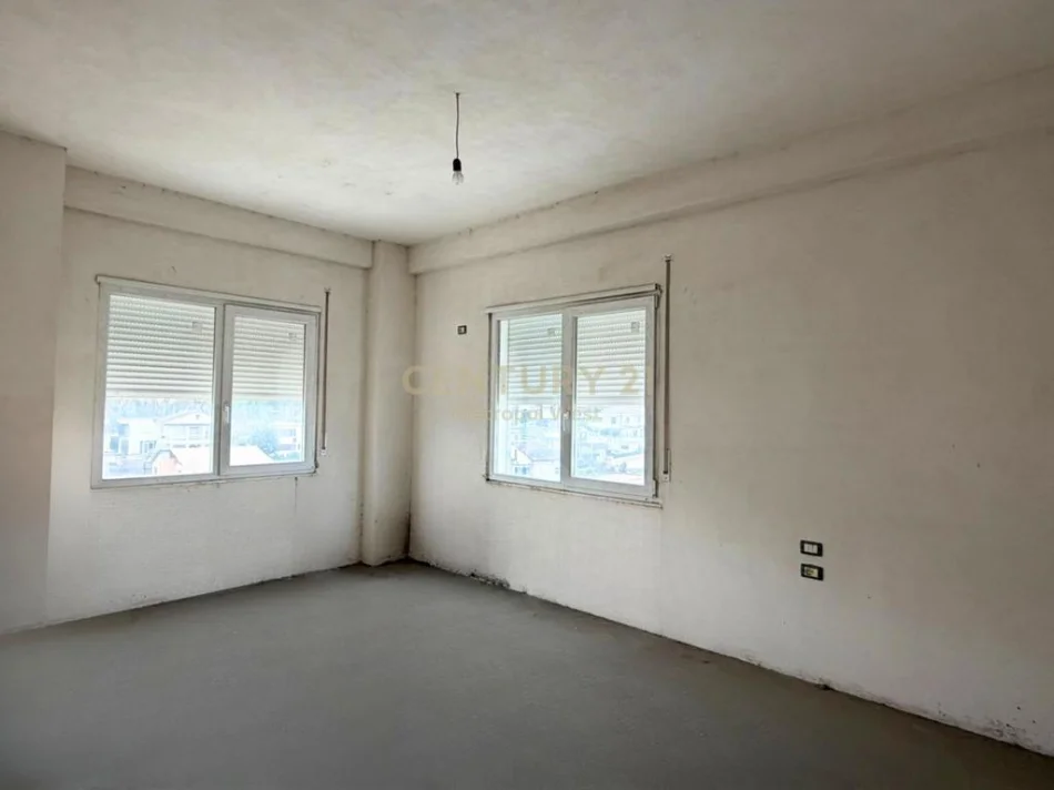 Tirane, shitet apartament+verande | Penthouse 3+1 Kati 7, 251 m² 190.000 € (Misto Mame)