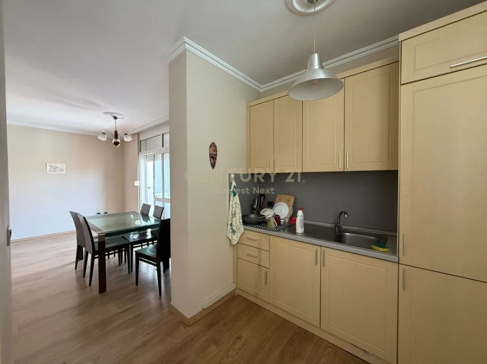 Tirane, shitet apartament 3+1+Ballkon Kati 11, 146 m² 380.000 € (ish Ekspozita)