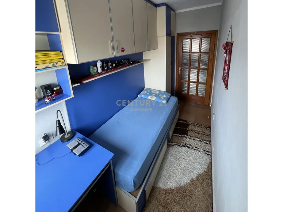 Tirane, shitet apartament 2+1 Kati 5, 100.000 € 