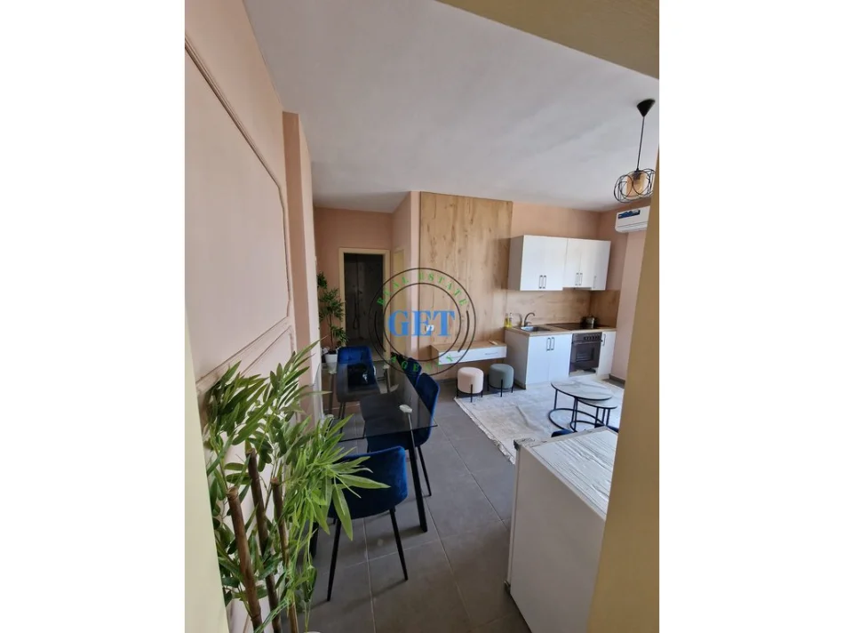 Durres, jepet me qera apartament 2+1 Kati 3, 90 m² 1.200 € (Golem)