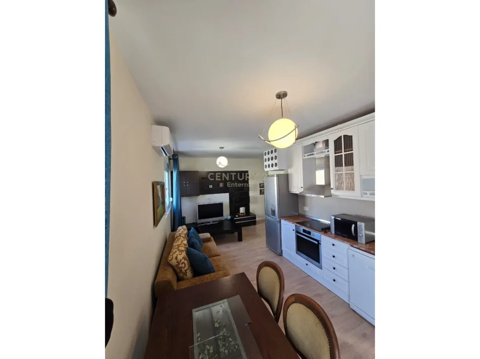 Tirane, jepet me qera apartament 1+1+Ballkon Kati 6, 61 m² 750 € 