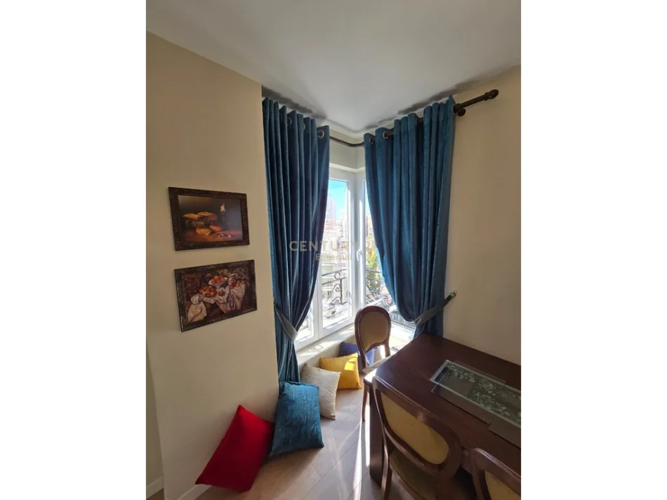 Tirane, jepet me qera apartament 1+1+Ballkon Kati 6, 61 m² 750 € 