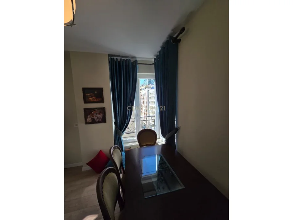 Tirane, jepet me qera apartament 1+1+Ballkon Kati 6, 61 m² 750 € 