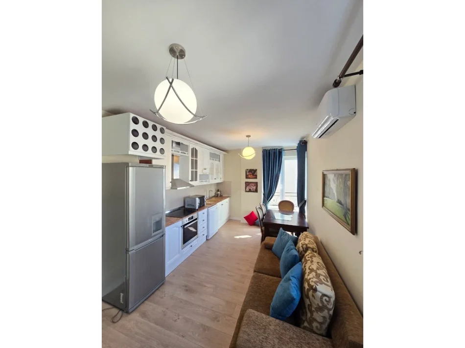 Tirane, jepet me qera apartament 1+1+Ballkon Kati 6, 61 m² 750 € 