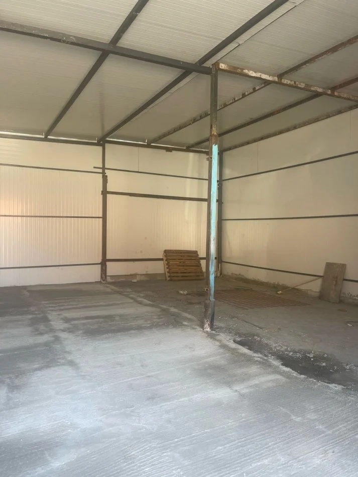 Tirane, jepet me qera magazine Kati 0, 110 m² 500 € (rruga hamdi pepa)