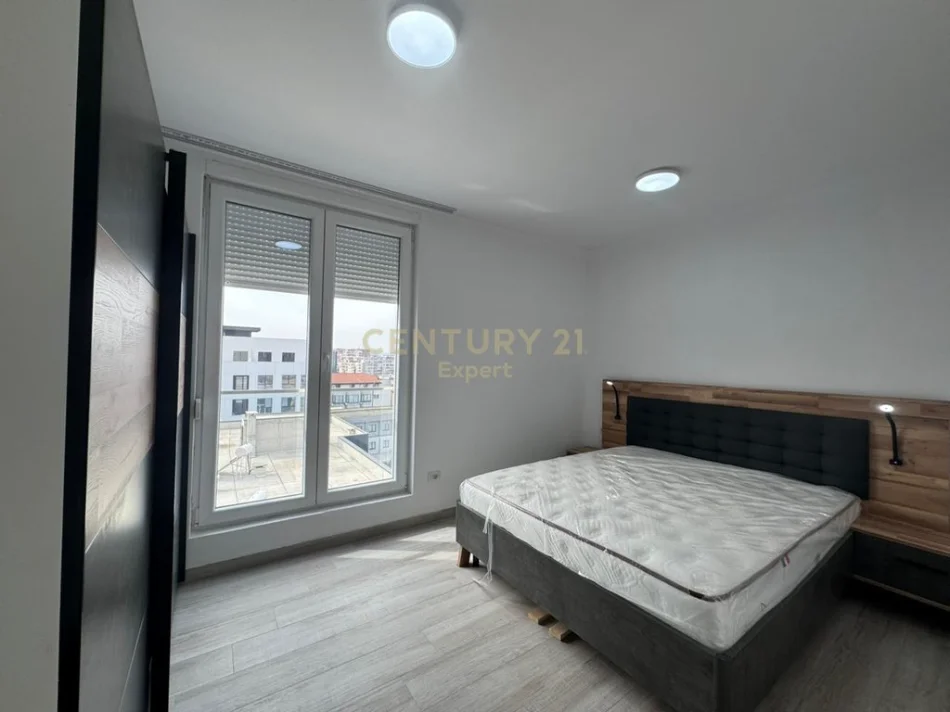 Tirane, jepet me qera apartament 2+1+Ballkon Kati 6, 72 m² 900 € (bulevardi i ri)