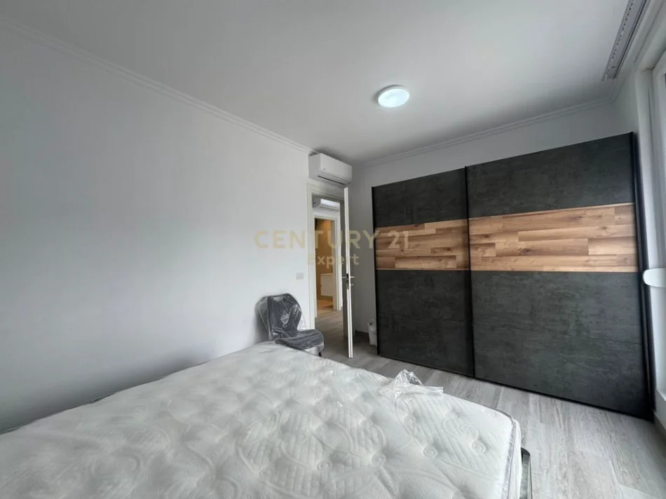 Tirane, jepet me qera apartament 2+1+Ballkon Kati 6, 72 m² 900 € (bulevardi i ri)