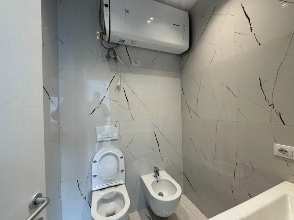 Tirane, jepet me qera apartament 2+1+Ballkon Kati 6, 72 m² 900 € (bulevardi i ri)