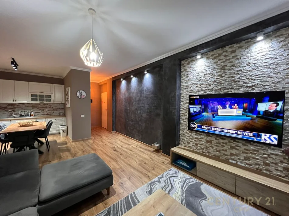 Tirane, jepet me qera apartament 2+1+Ballkon Kati 3, 98 m² 850 € 