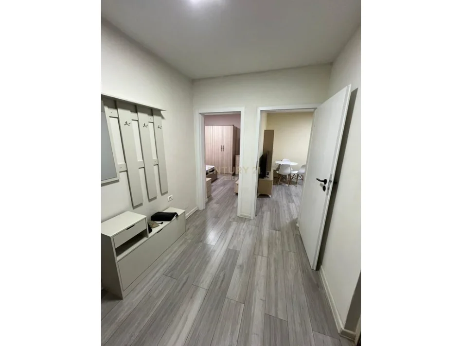 Tirane, jepet me qera apartament 1+1+Ballkon Kati 1, 60 m² 600 € (Myslym Shyri)