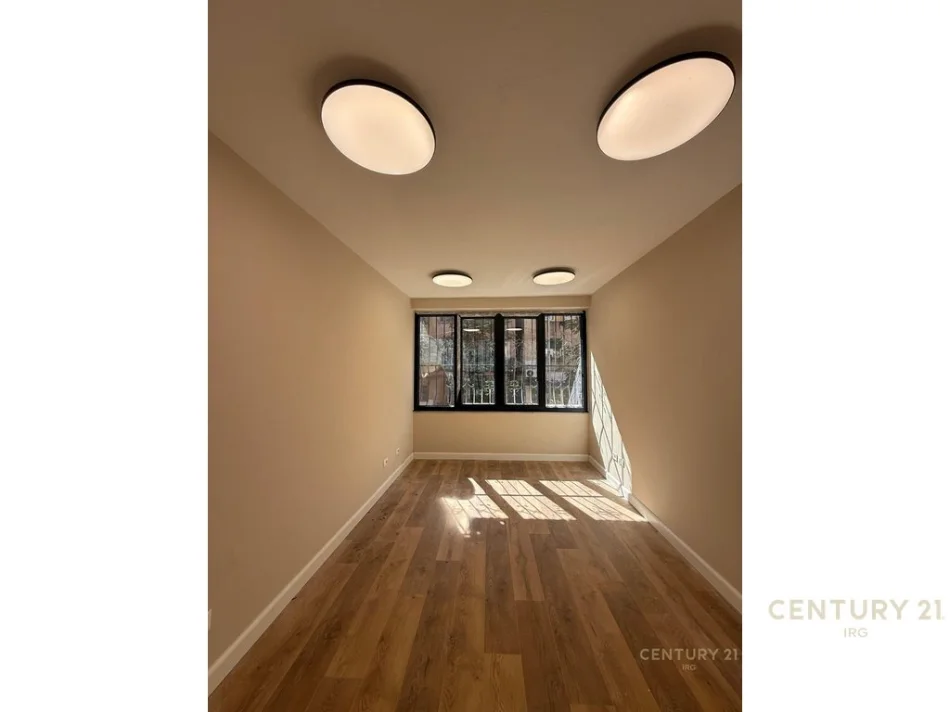 Tirane, shitet apartament 2+1 Kati 2, 109 m² 250.000 € (Rruga Margarita Tutulani)