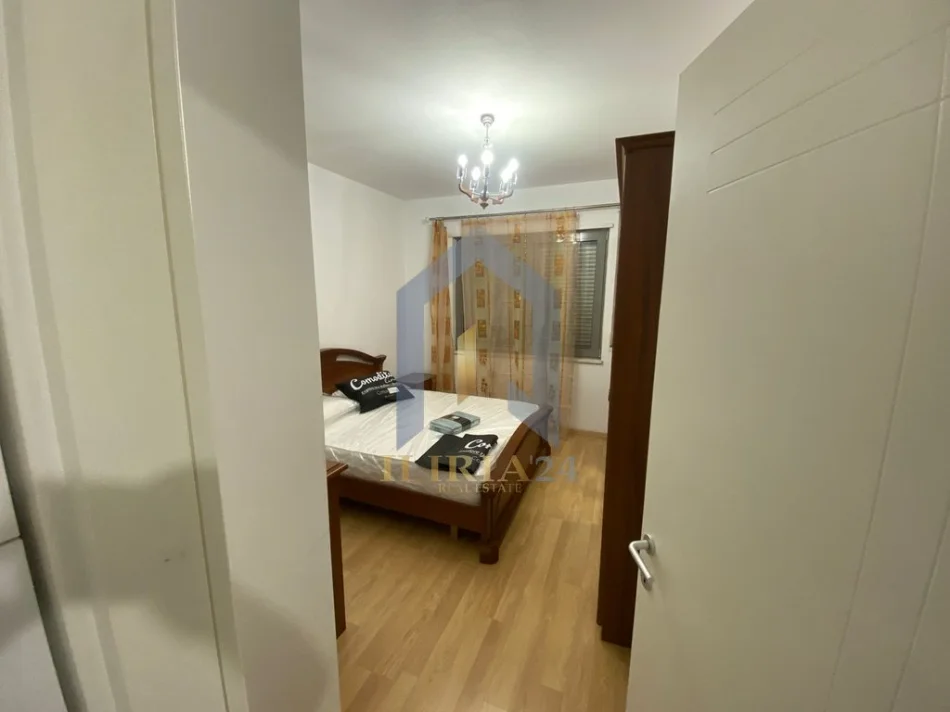 Tirane, jap me qera apartament 2+1+Ballkon Kati 5, 97 m² 550 € (Apartament 2+1 me qera Kinostudio Kompleksi Orion)