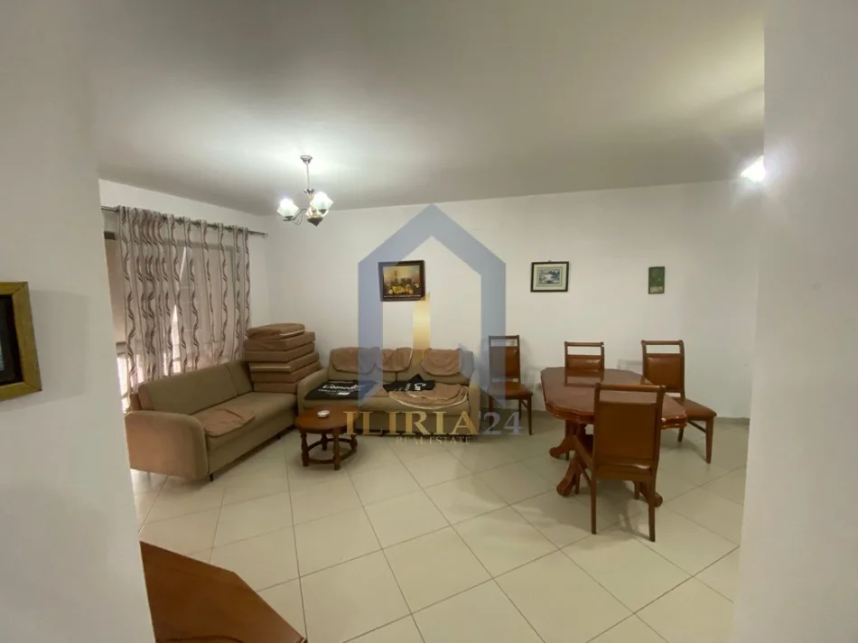 Tirane, jap me qera apartament 2+1+Ballkon Kati 5, 97 m² 550 € (Apartament 2+1 me qera Kinostudio Kompleksi Orion)