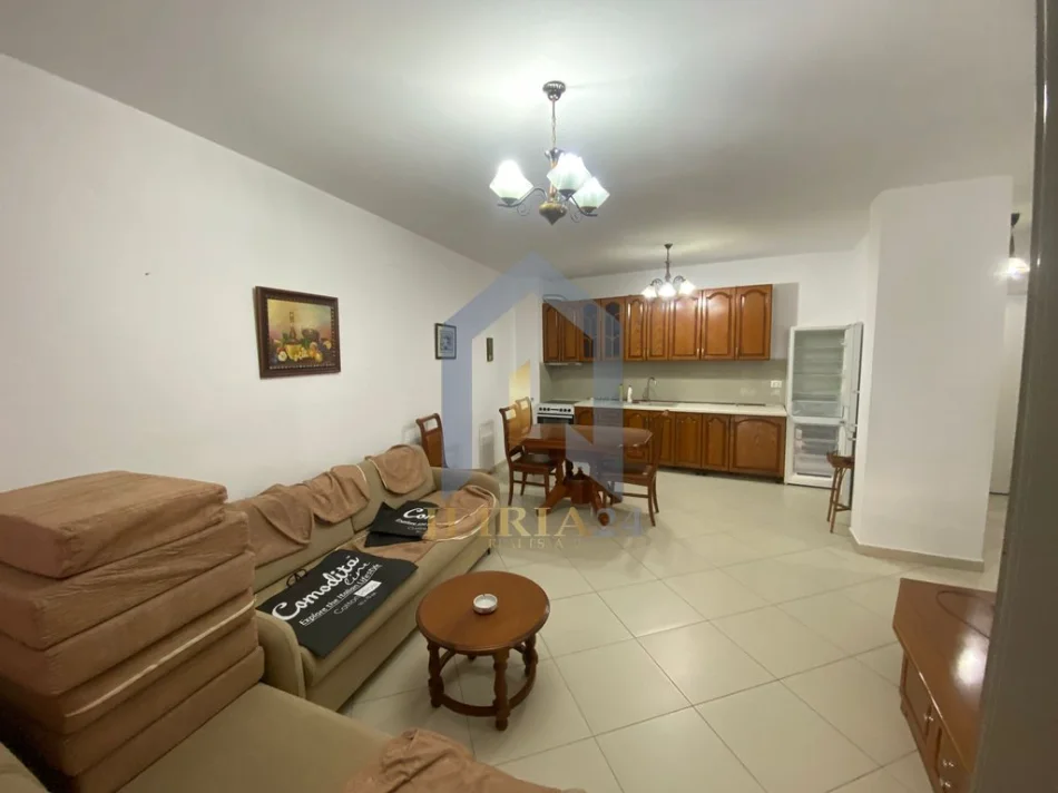 Tirane, jap me qera apartament 2+1+Ballkon Kati 5, 97 m² 550 € (Apartament 2+1 me qera Kinostudio Kompleksi Orion)