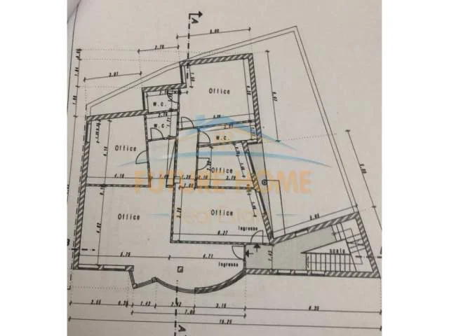 Tirane, jap me qera ambjent biznesi Kati 3, 180 m² 800 Euro (Selvia)