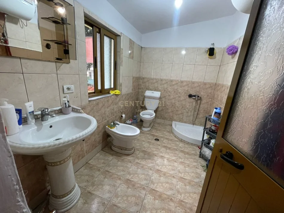 Tirane, shitet apartament 1+1 Kati 0, 78 m² 178.000 € (Rruga e Dibres)