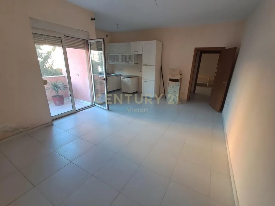 Shkoder, shitet apartament 2+1+Ballkon Kati 2, 111 m² 145.000 € (ura dervish beg)
