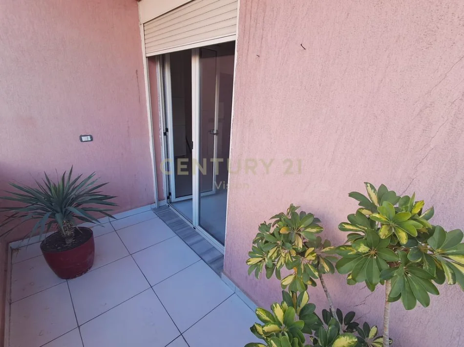 Shkoder, shitet apartament 2+1+Ballkon Kati 2, 111 m² 145.000 € (ura dervish beg)