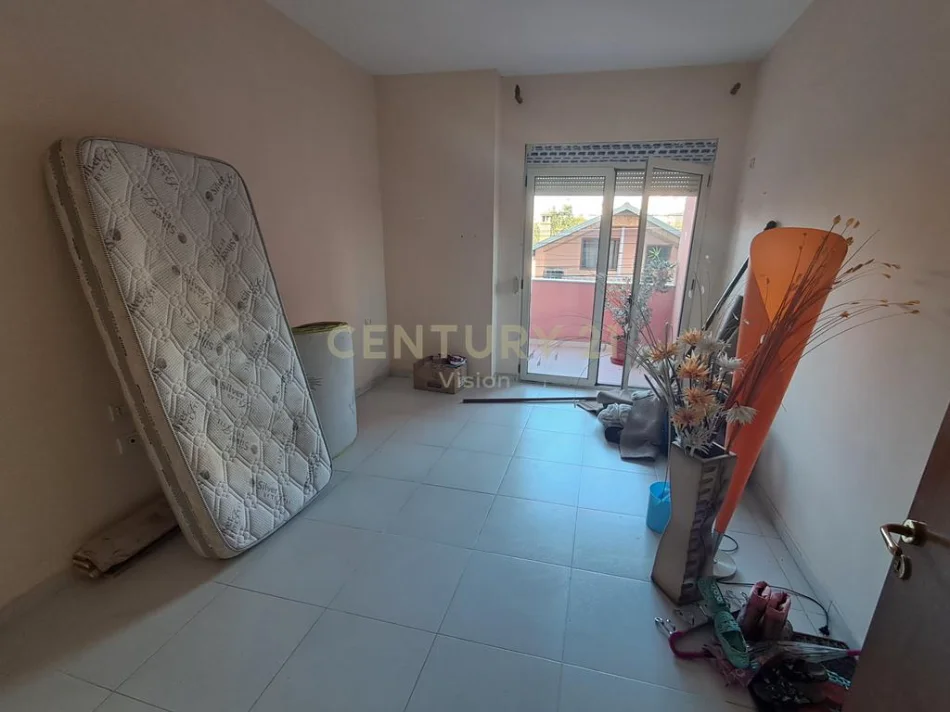 Shkoder, shitet apartament 2+1+Ballkon Kati 2, 111 m² 145.000 € (ura dervish beg)