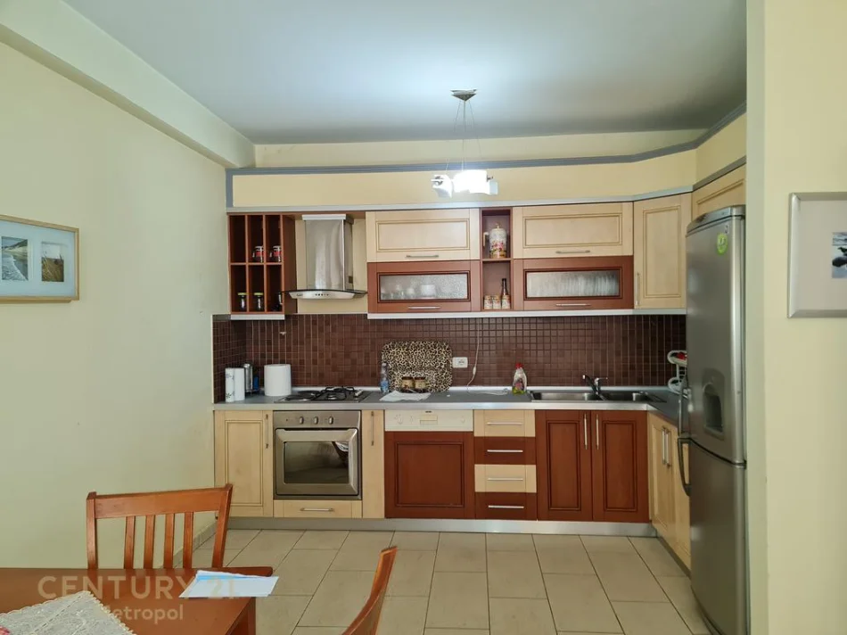 Tirane, shitet apartament 2+1 Kati 6, 116 m² 265.000 € (Komuna e Parisit)