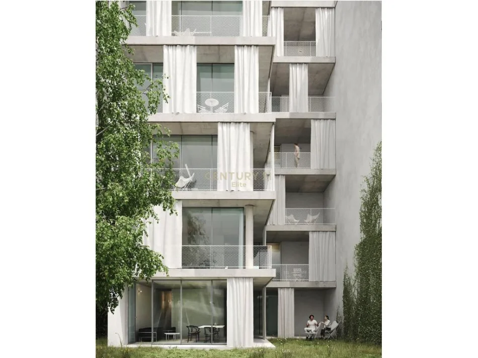 Tirane, shitet apartament 3+1 Kati 1, 196 m² 343.000 € (TEG)