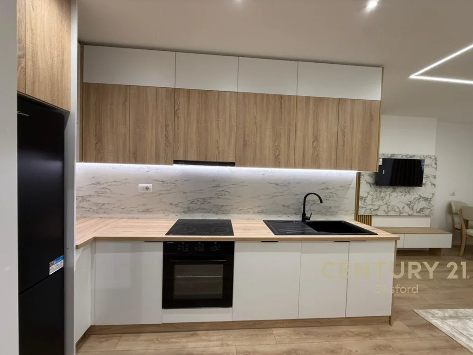 Tirane, shitet apartament 1+1 Kati 5, 66 m² 175.000 € (rruga fortuzi)