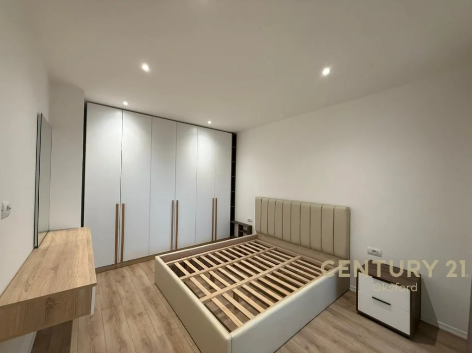 Tirane, shitet apartament 1+1 Kati 5, 66 m² 175.000 € (rruga fortuzi)
