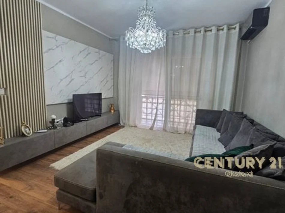 Tirane, shitet apartament 2+1 , 102 m² 270.000 € (Barrikadat)