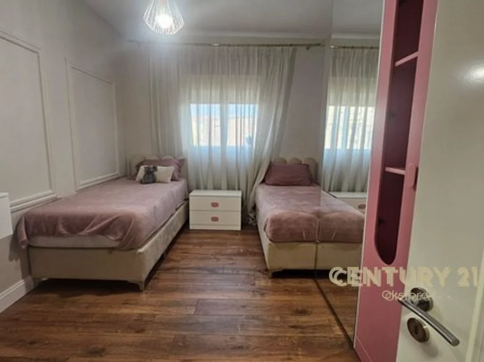 Tirane, shitet apartament 2+1 Kati 3, 102 m² 270.000 € (rruga e barrikadave)
