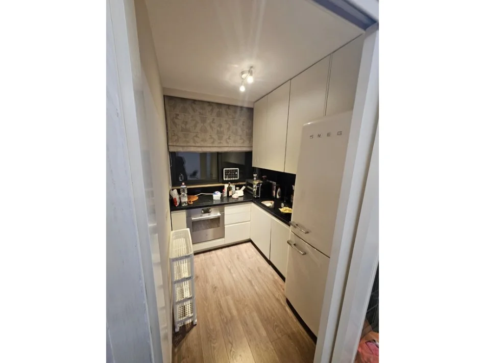 Tirane, jepet me qera apartament 3+1 Kati 2, 101 m² 1.500 € (liqeni)