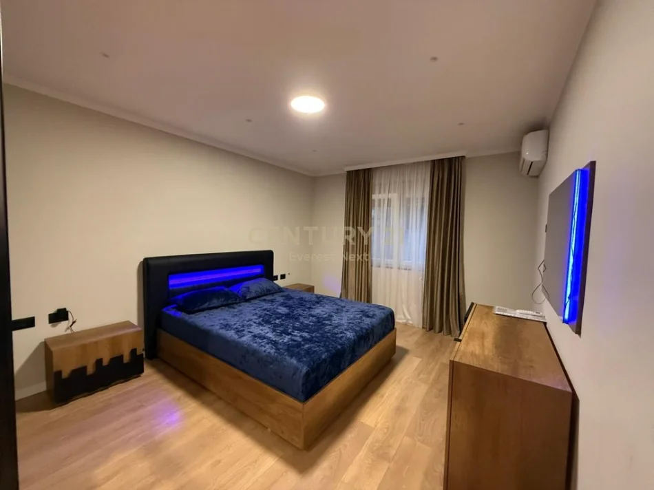Tirane, jepet me qera apartament 2+1 Kati 1, 78 m² 599 €