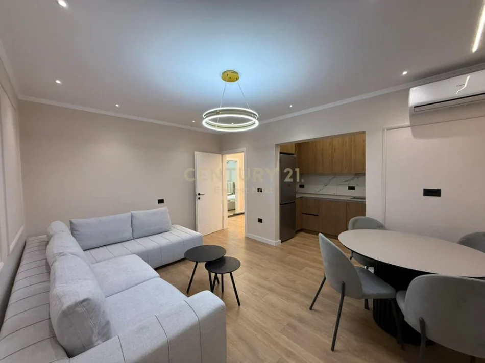Tirane, jepet me qera apartament 2+1 Kati 1, 78 m² 599 €