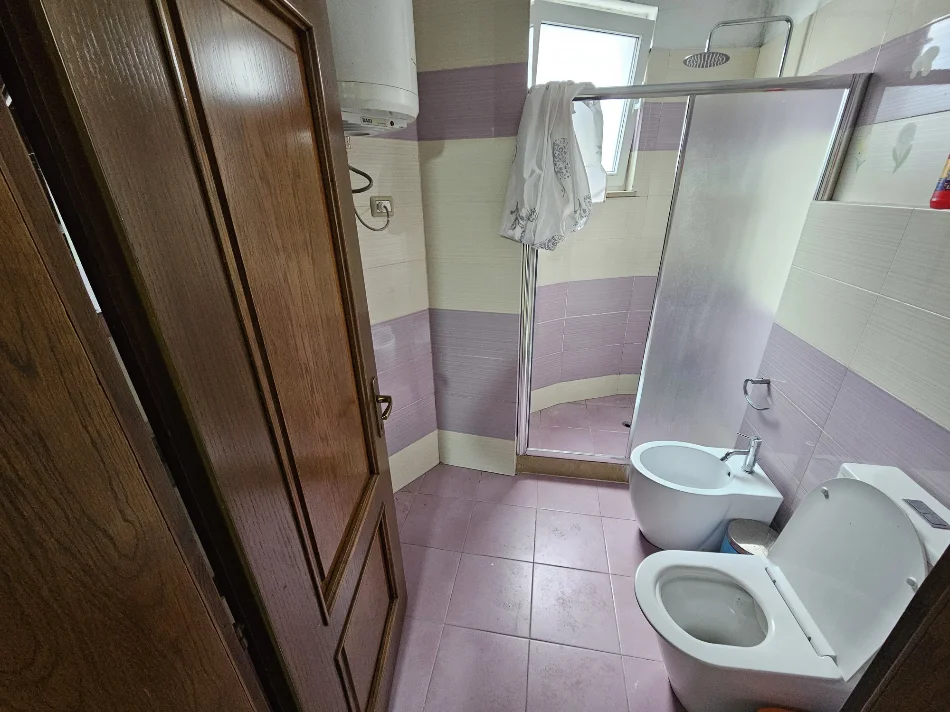 Tirane, shitet apartament 2+1+Aneks+Ballkon Kati 3, 140 m² 250.000 € (Kompleksi Colombo)