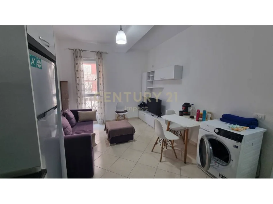 Tirane, jepet me qera apartament 1+1 Kati 1, 50 m² 450 € 