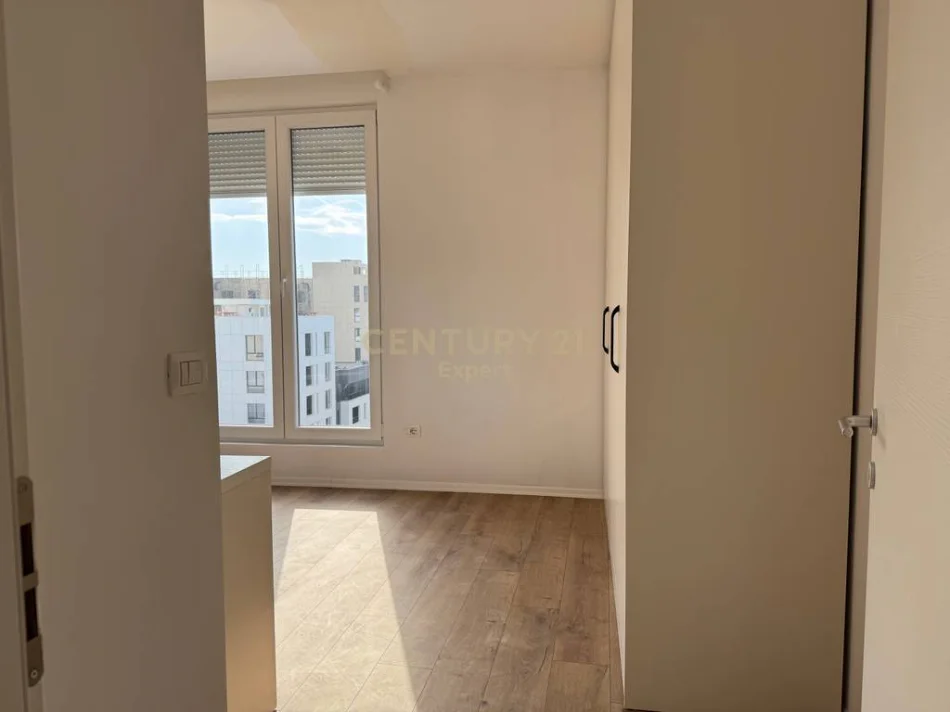 Tirane, jepet me qera apartament 1+1 Kati 7, 85 m² 700 € 