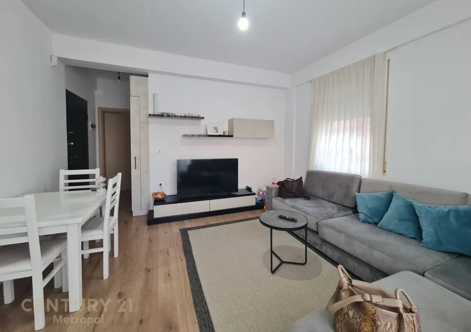 Tirane, shitet apartament 1+1 Kati 2, 68 m² 107.000 € (Kopshti Botanik)