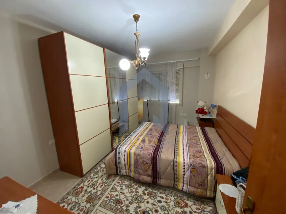 Tirane, jepet me qera apartament 1+1+Ballkon Kati 3, 65 m² 350 € (Apartament 1+1 me qira Fresk)