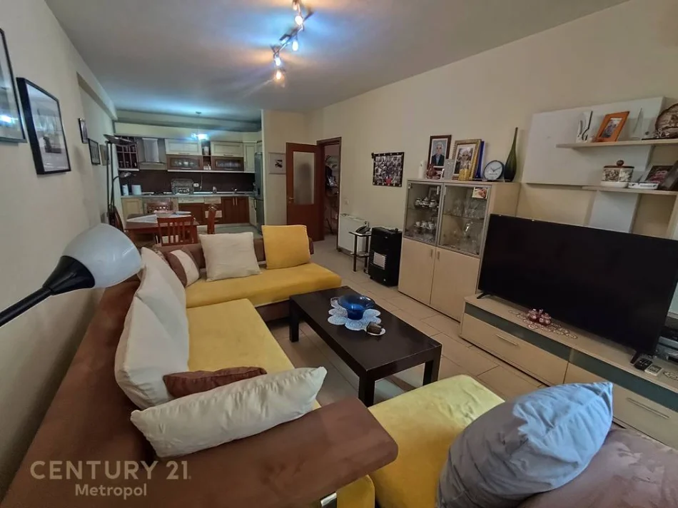 Tirane, shitet apartament 2+1 Kati 6, 116 m² 265.000 € (Komuna e Parisit)