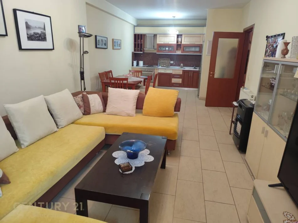 Tirane, shitet apartament 2+1 Kati 6, 116 m² 265.000 € (Komuna e Parisit)