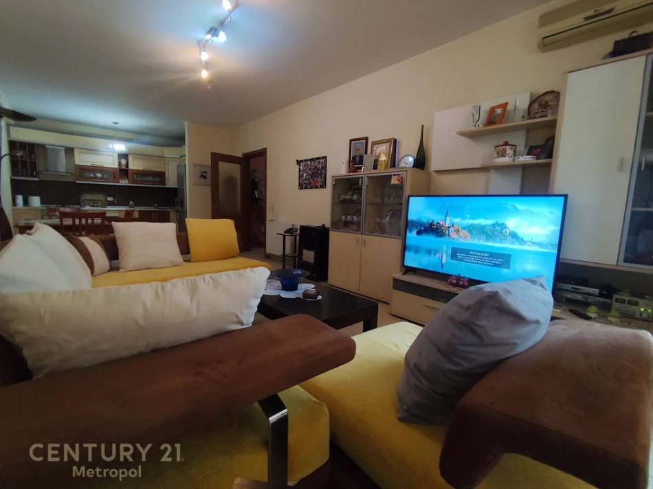 Tirane, shitet apartament 2+1 Kati 6, 116 m² 265.000 € (Komuna e Parisit)