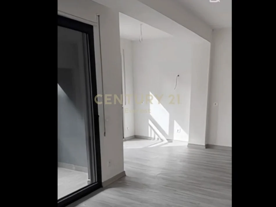 Tirane, shitet apartament 3+1+Ballkon Kati 1, 147 m² 264.000 € 