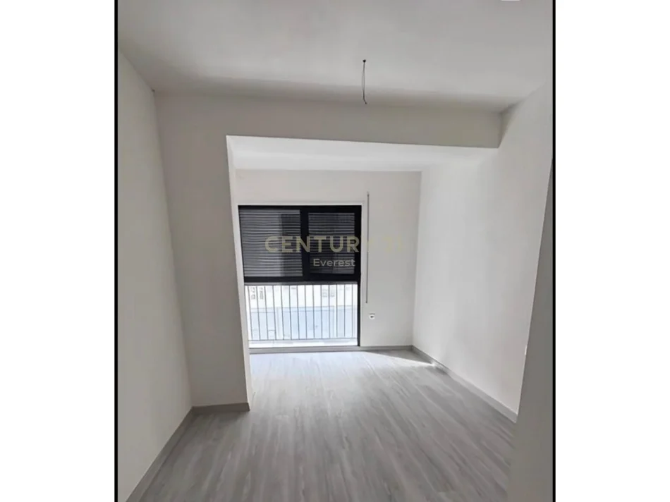 Tirane, shitet apartament 3+1+Ballkon Kati 1, 147 m² 264.000 € 