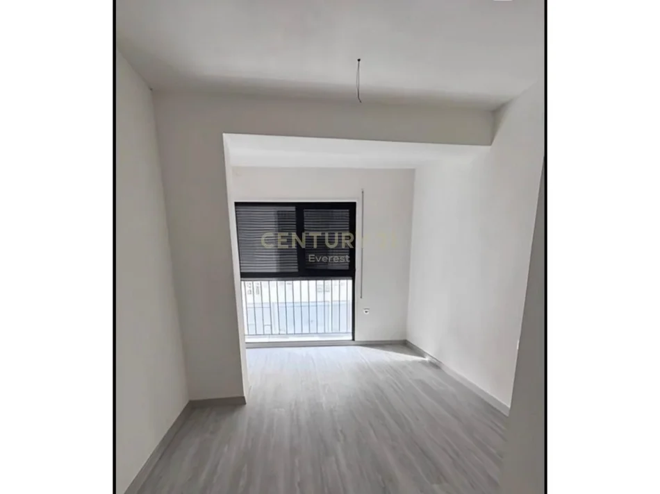 Tirane, shitet apartament 3+1+Ballkon Kati 2, 147 m² 264.600 € 