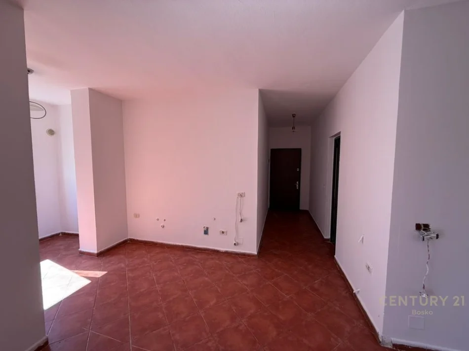 Tirane, shitet apartament 1+1 Kati 6, 61 m² 145.000 € (rruga him kolli)