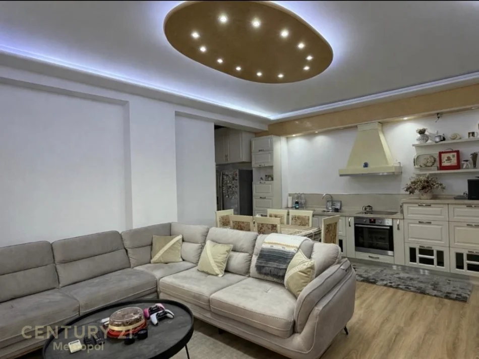 Tirane, shitet apartament 2+1+Ballkon Kati 2, 127 m² (liqeni i thate)